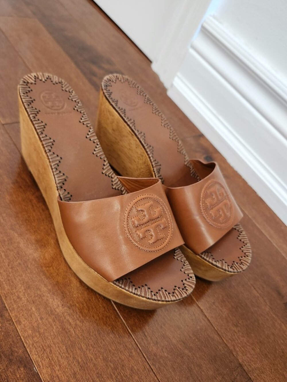 Tory Burch brown leather platform wedge sandals in size 8.5